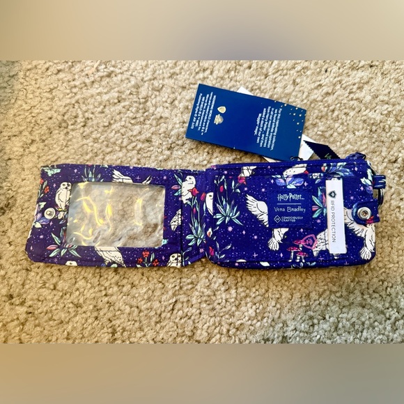 Harry Potter Vera Bradley ID holder. NWT. - Picture 3 of 4